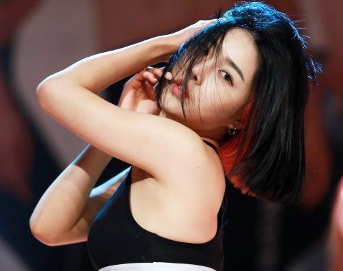 Cuoc song ngheo tung cua nhung ca si vo danh Han Quoc hinh anh