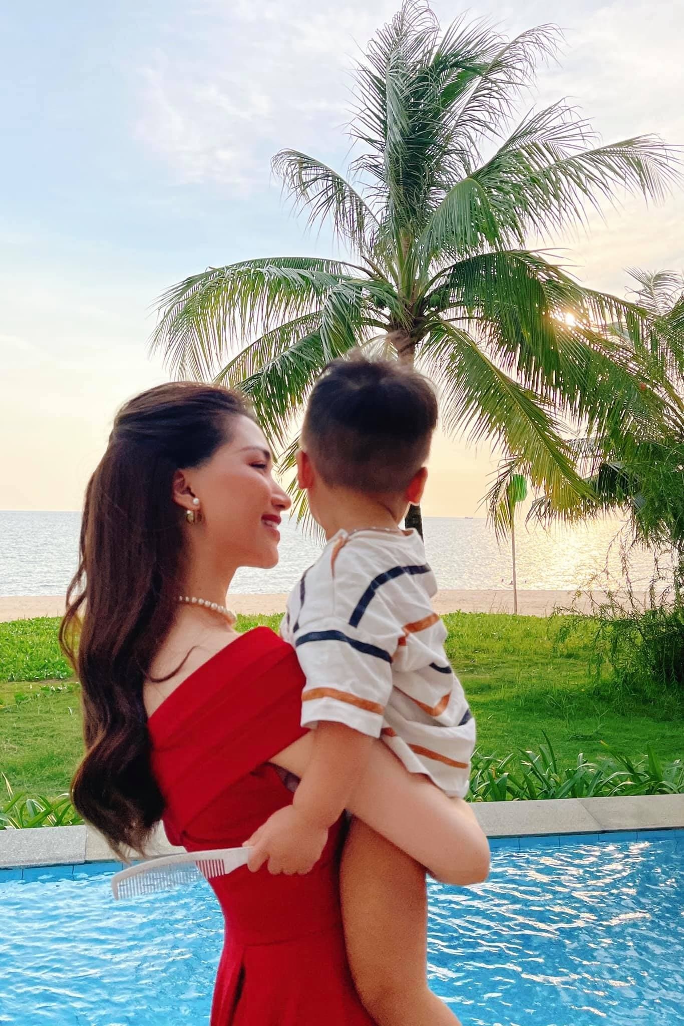 Hoa Minzy sinh con anh 1