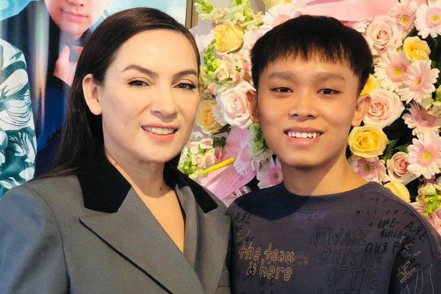 Ho Van Cuong xin loi vi nhan tin noi xau Phi Nhung hinh anh