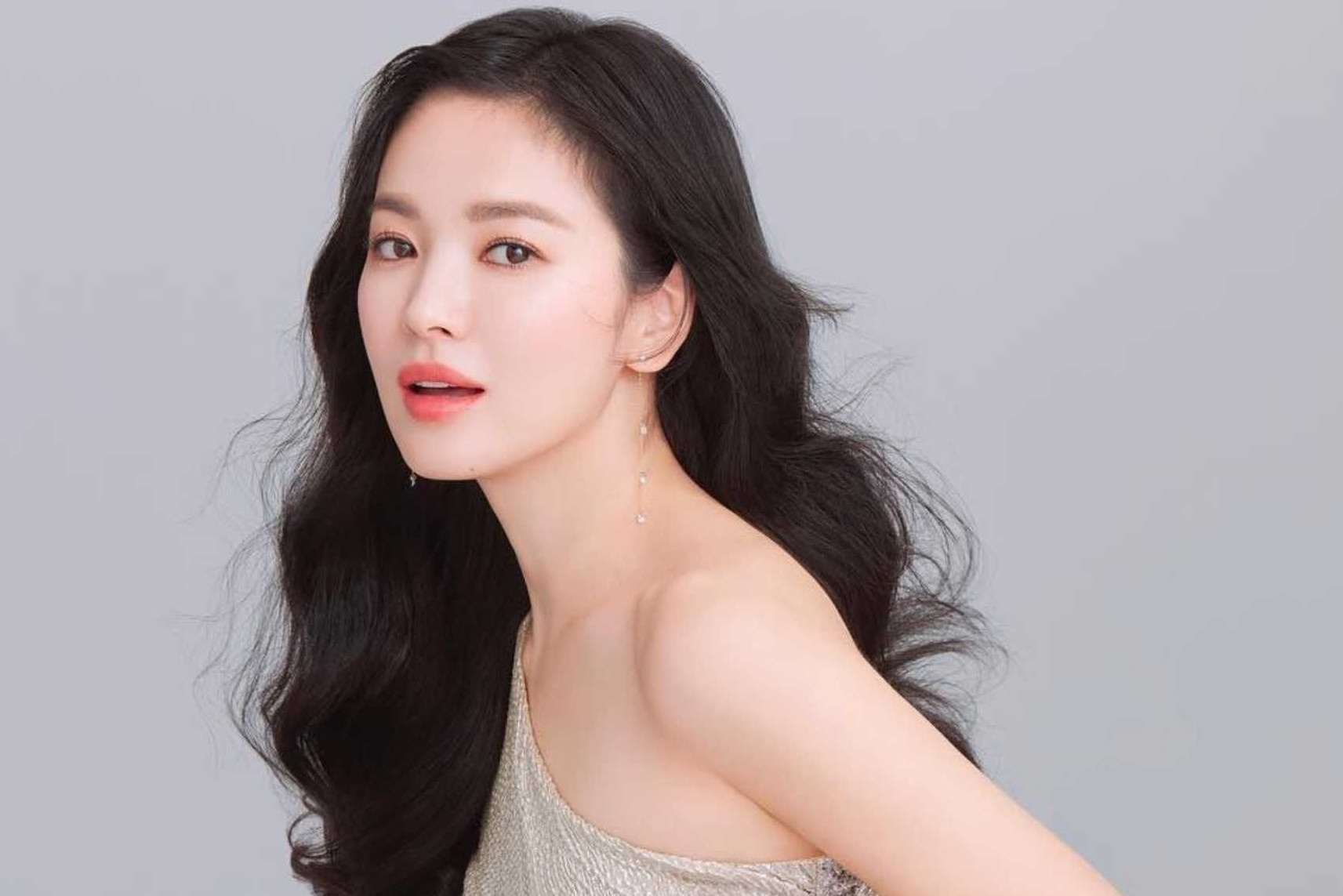Su tro lai cua Song Hye Kyo, Jun Ji Hyun hinh anh