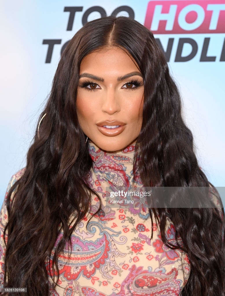 Too Hot to Handle mua 2 anh 3