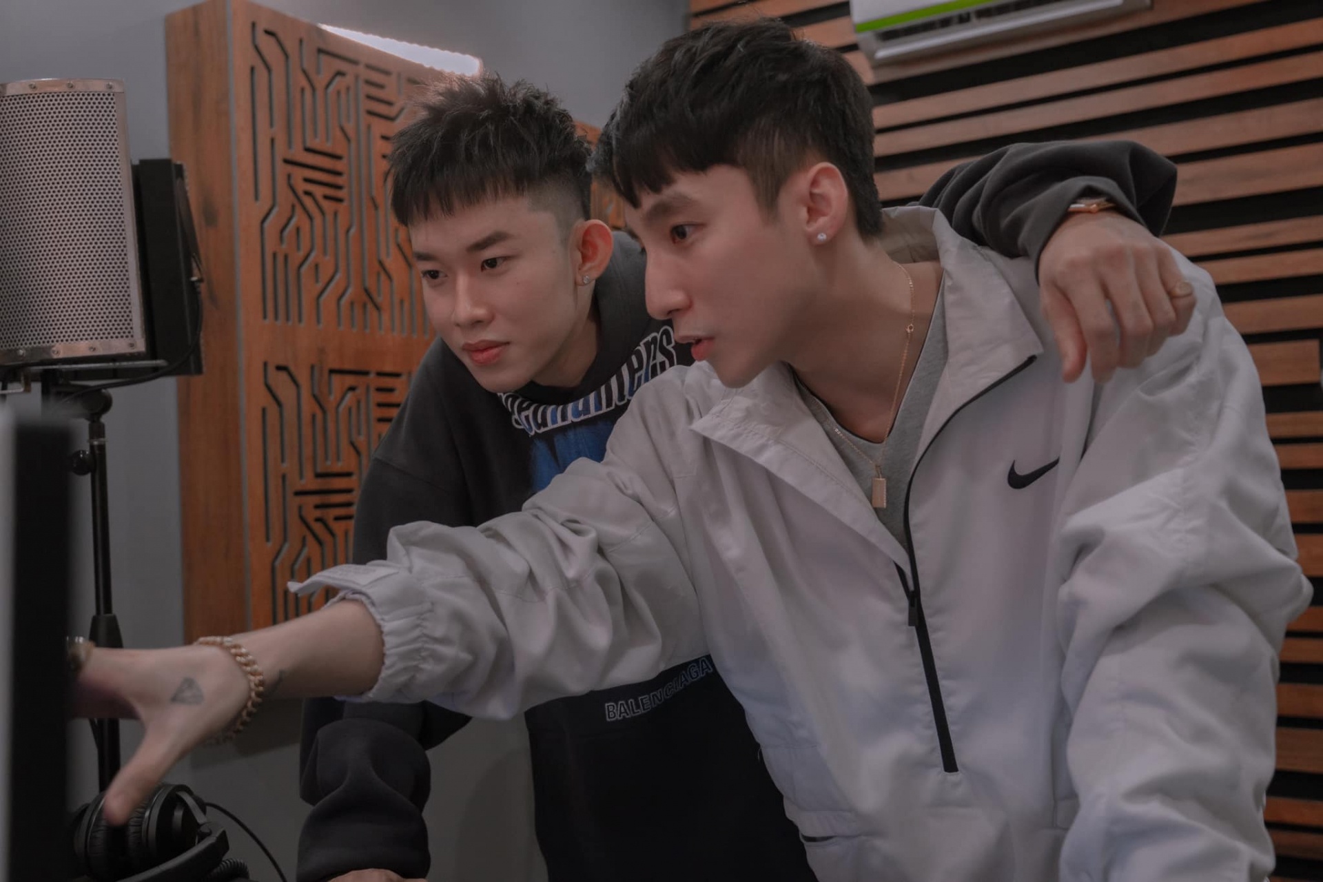 Kay Tran giong Son Tung anh 3