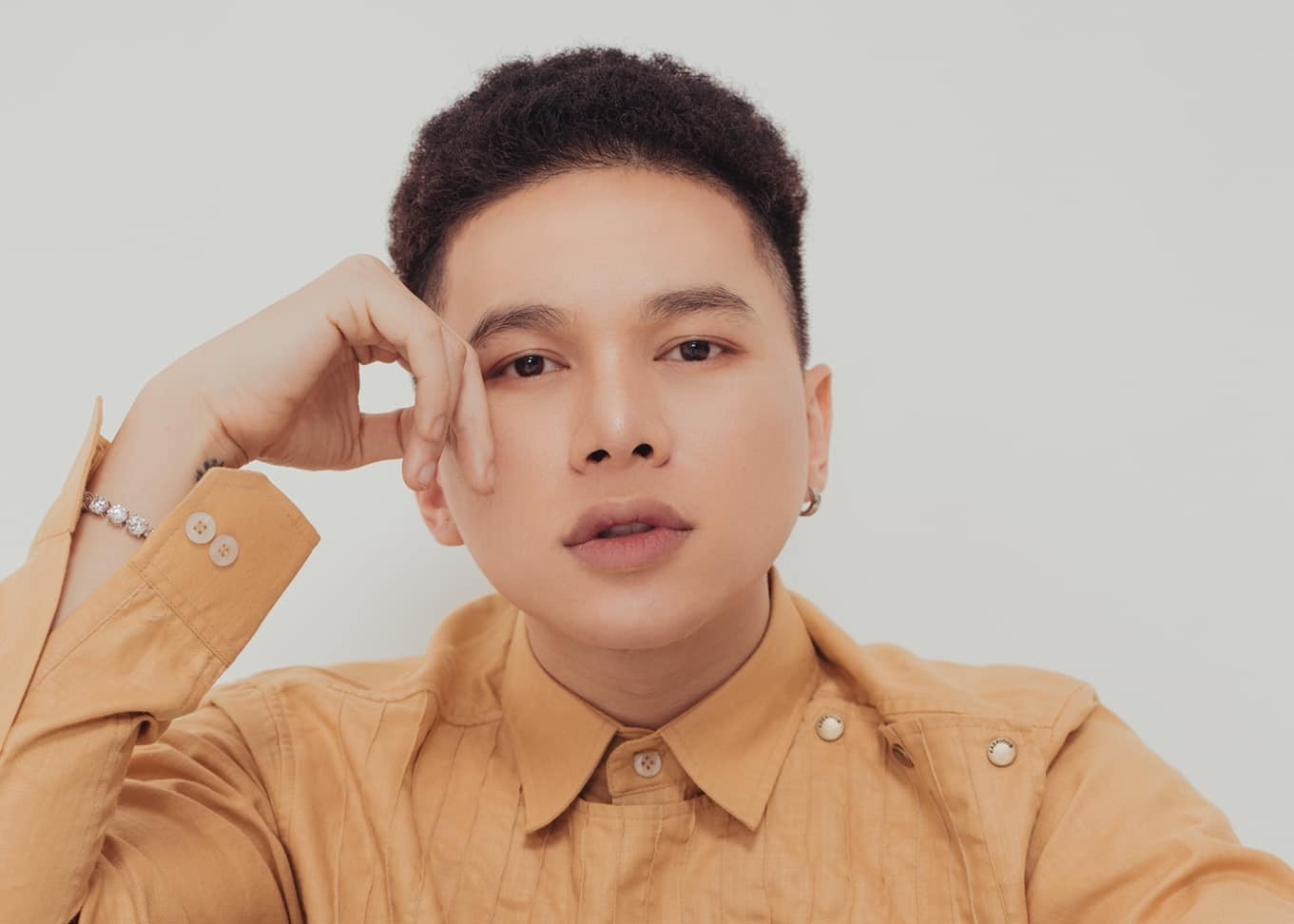 Hoang Ton: 'Nhieu dem toi chi hat o quan ca phe co 10 nguoi nghe' hinh anh