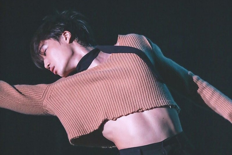 Nam ca si Han Quoc mac vay, ngay cang nu tinh hinh anh