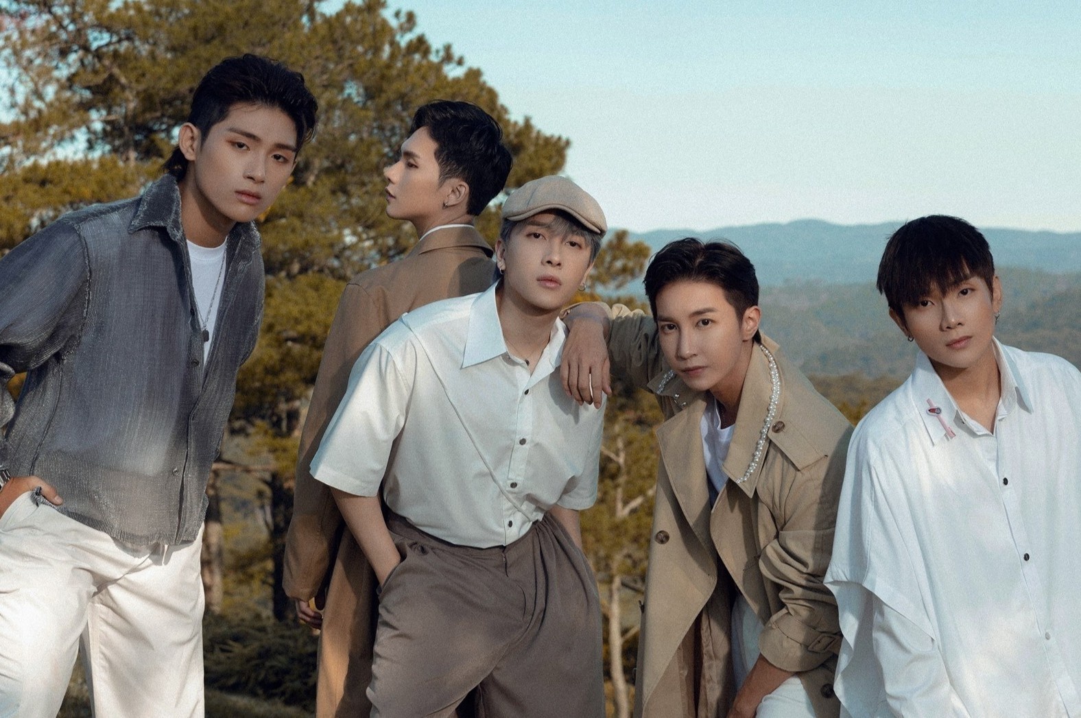 Nhom nhac Monstar tan ra hinh anh