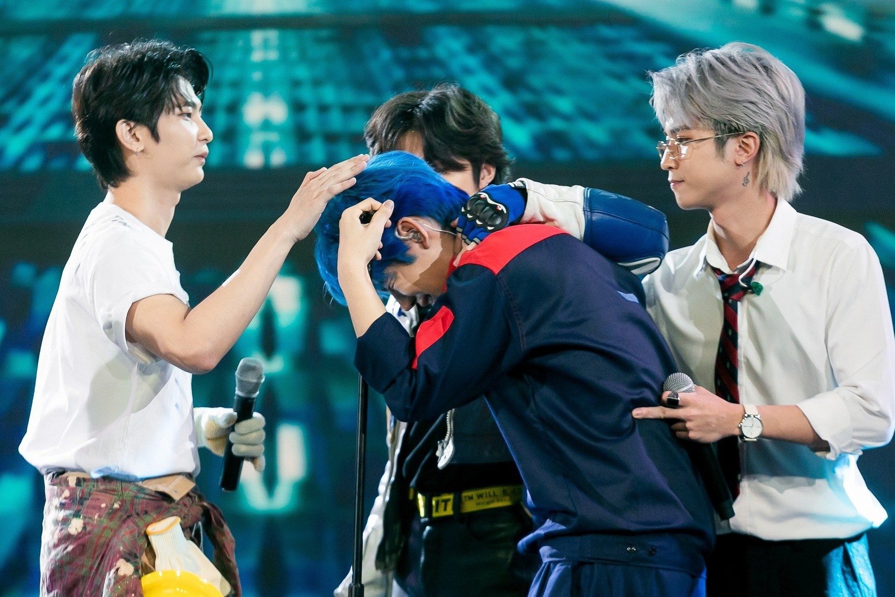 Thanh vien UNI5: 'Toi bi che gieu vi khong co cha' hinh anh