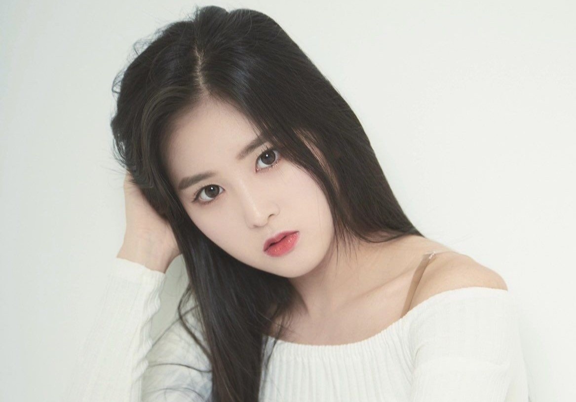 Nu ca si an kieng suot 9 nam de duoc ra mat hinh anh