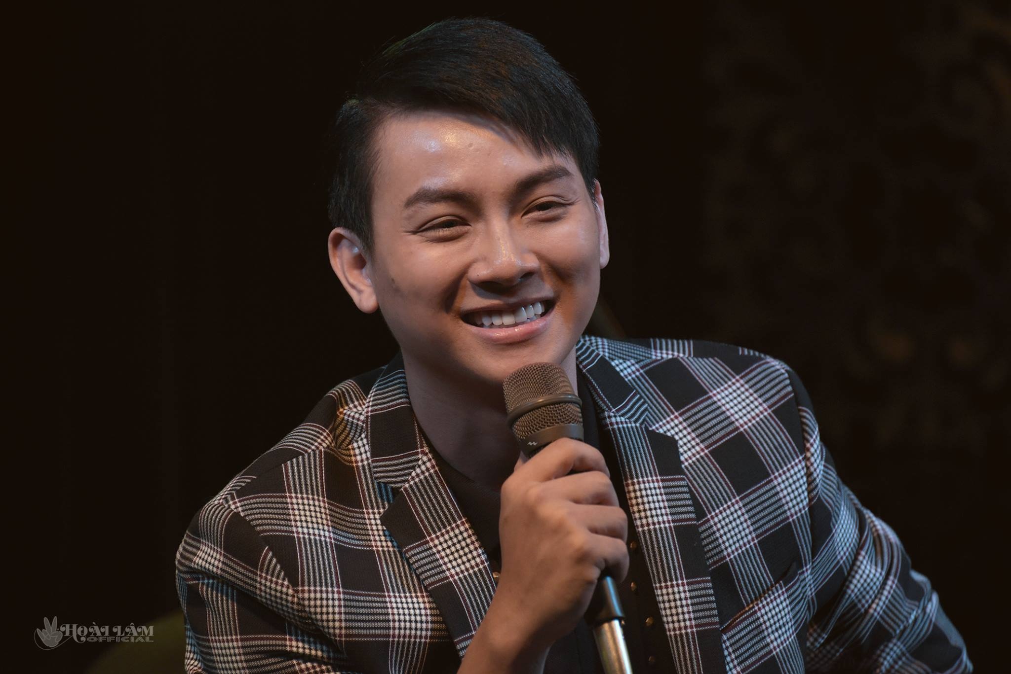 Hoai Lam hat ca khuc cua Binz anh 1