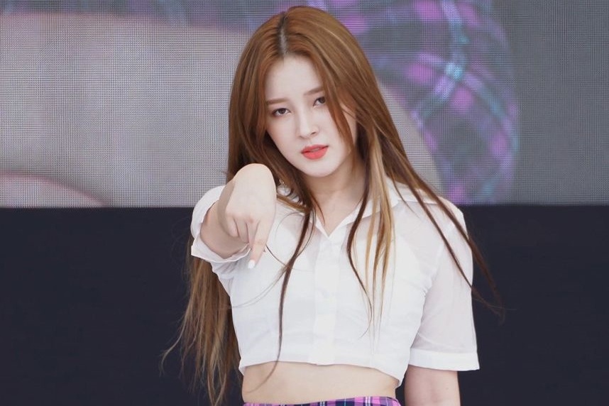 Tranh cai viec nghe si nu mac ho noi cong cong o Han Quoc hinh anh