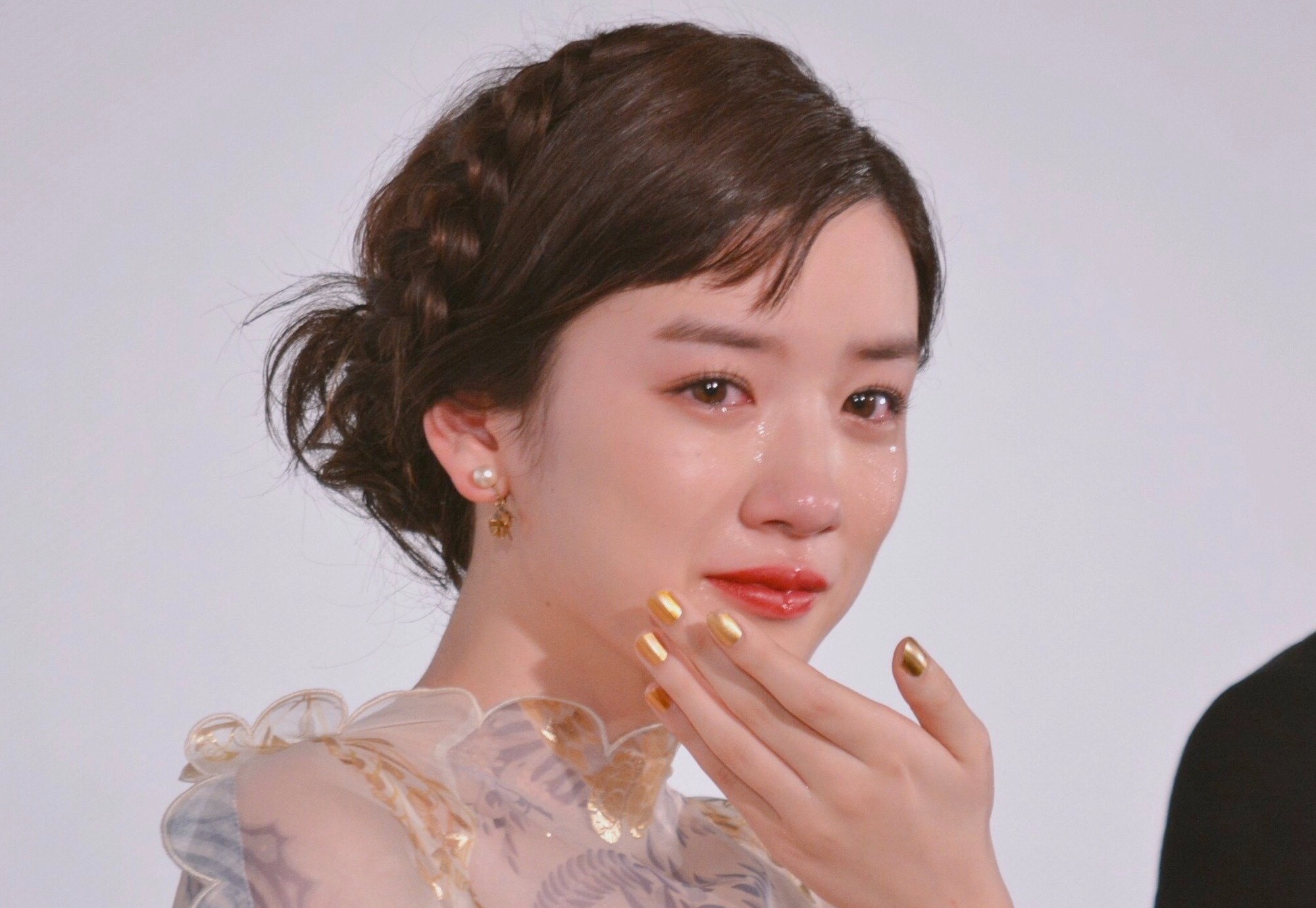 Showbiz Nhat Ban lao dao hinh anh