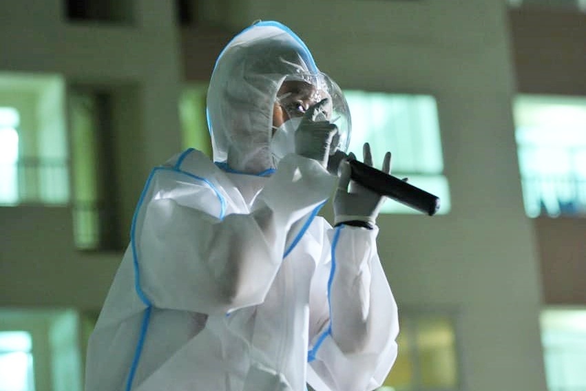 Toc Tien bieu dien tai benh vien da chien hinh anh