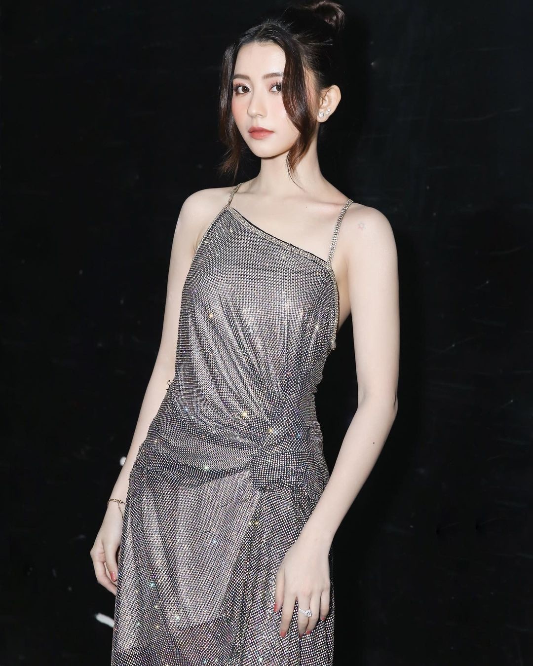 nu chinh trong MV cua Jack anh 12