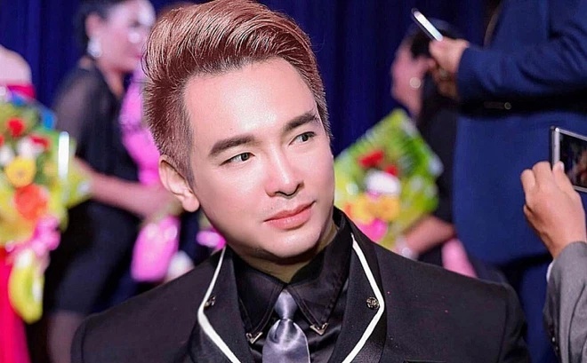 Su nghiep thang tram cua ca si Viet Quang hinh anh