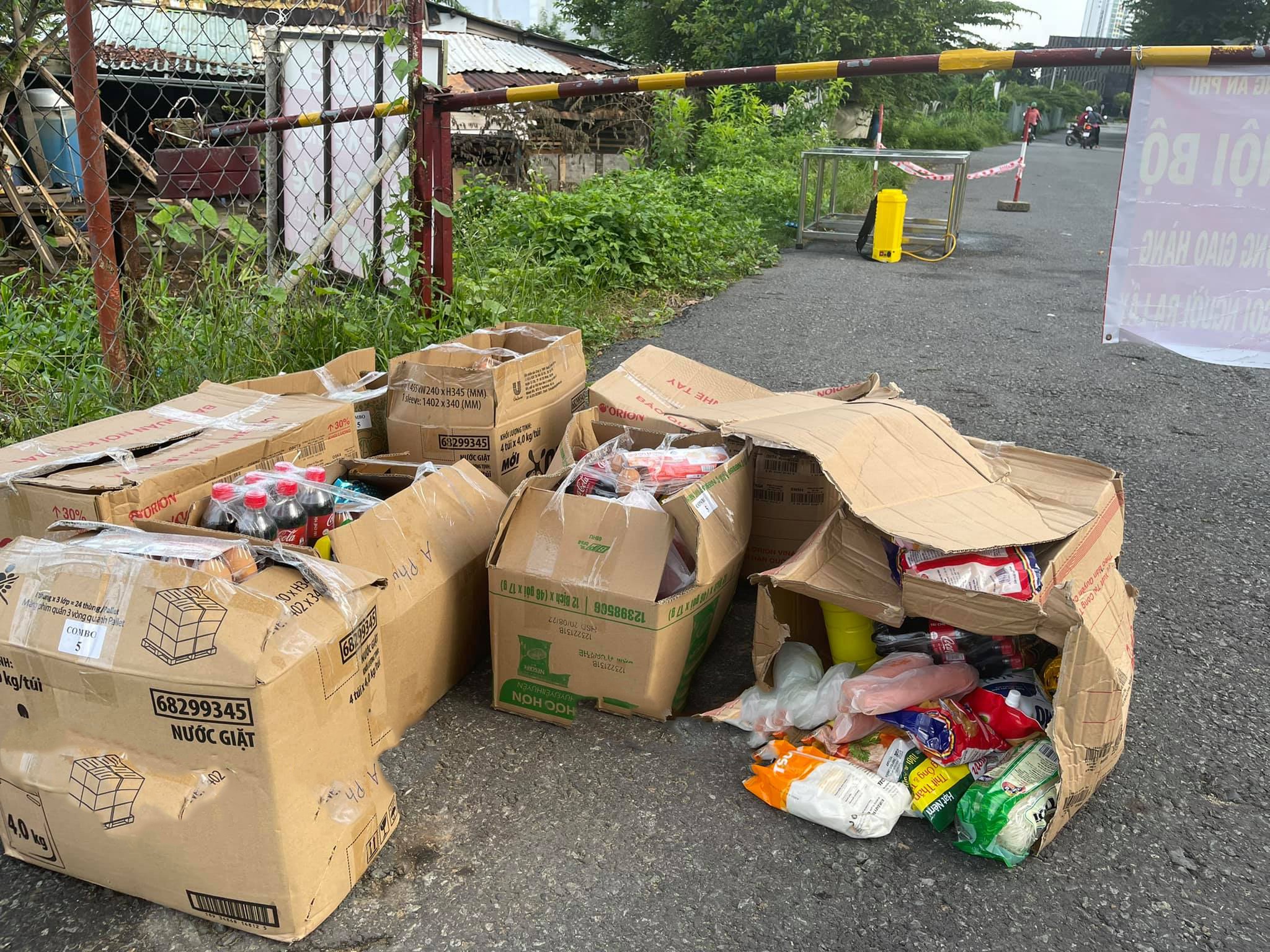 Rhymastic mua don hang bi bom anh 2