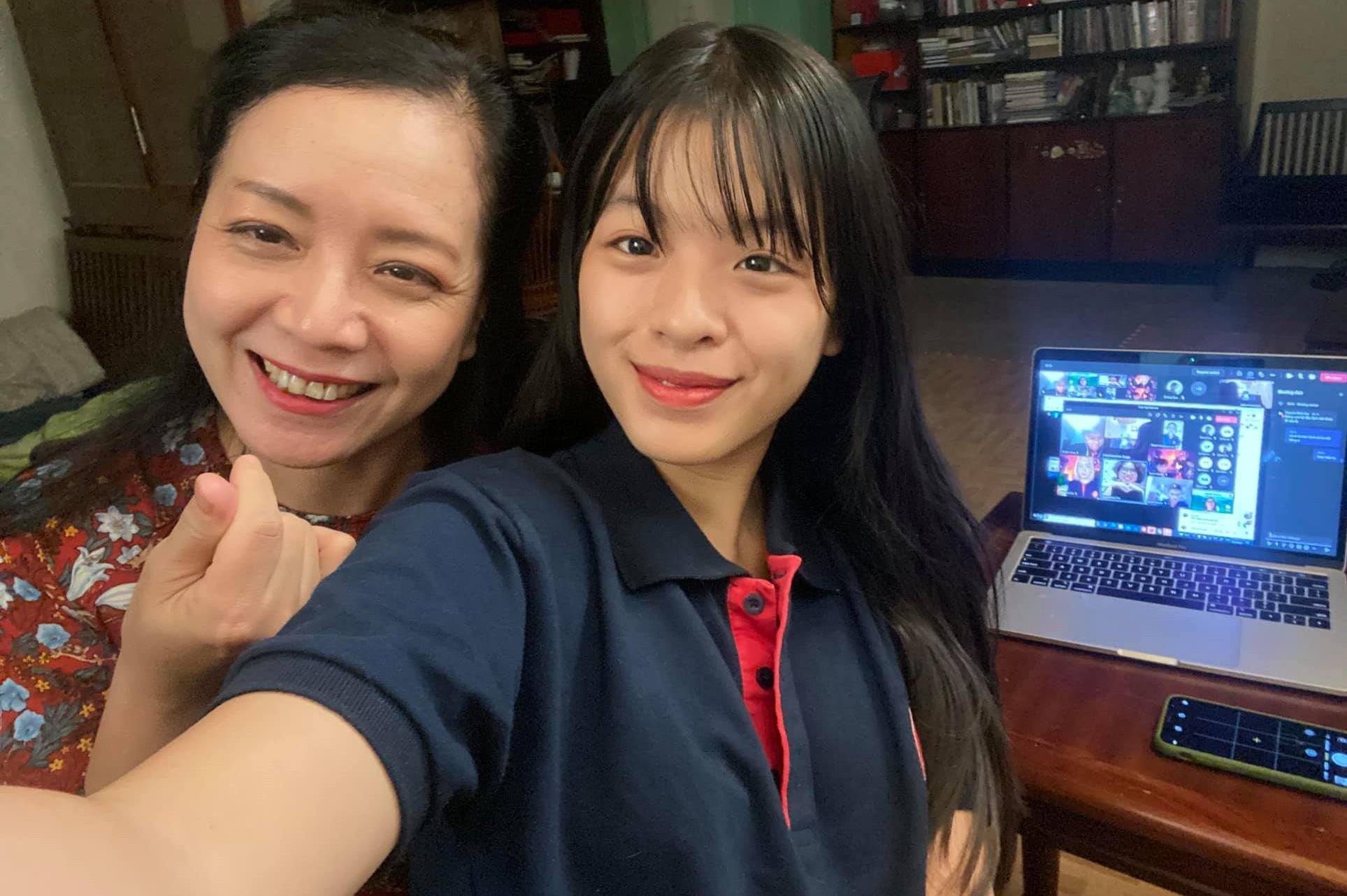 Con nghe si Viet khai giang online hinh anh