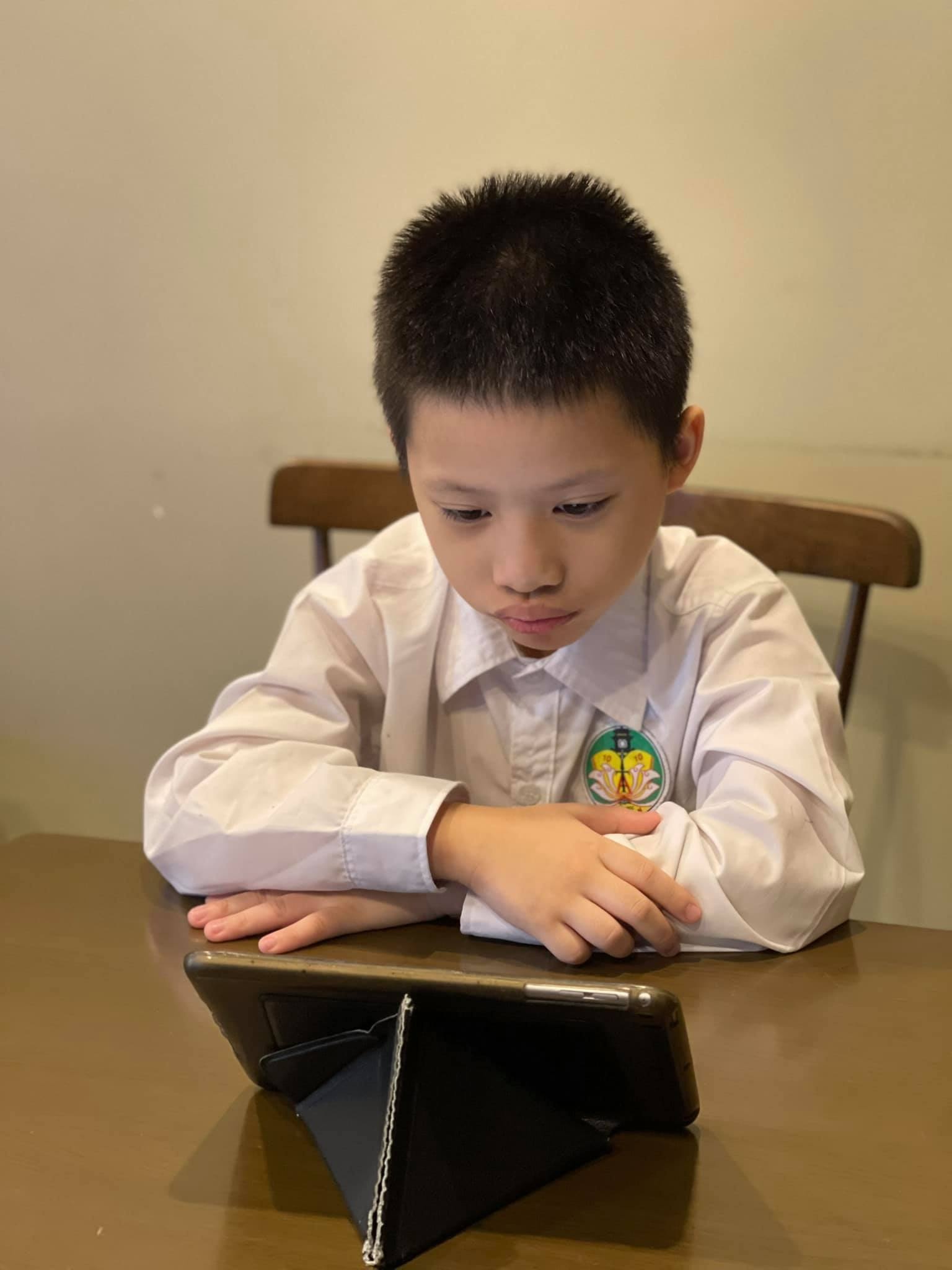 con sao viet khai giang online anh 6