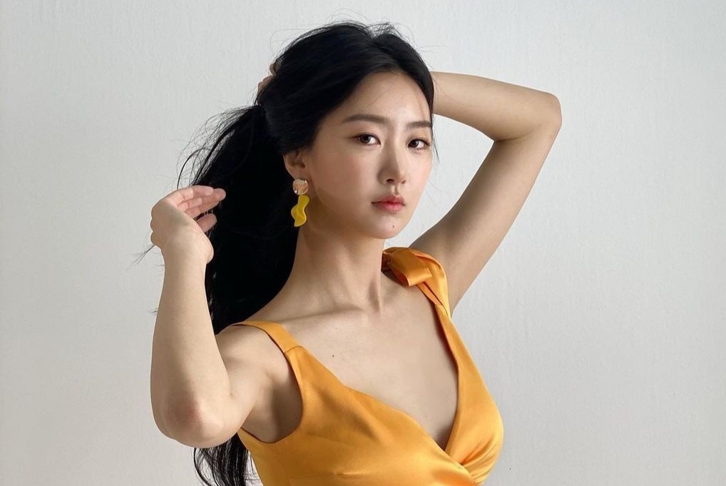 Cach nu ca si giau chuyen yeu duong suot 10 nam hinh anh