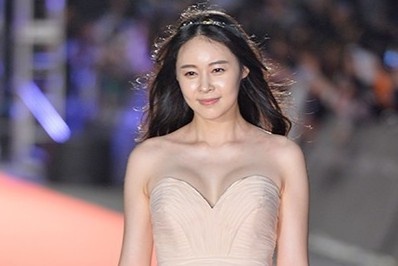 Nu dien vien giai nghe vi bi dong nghiep nam ga tinh hinh anh