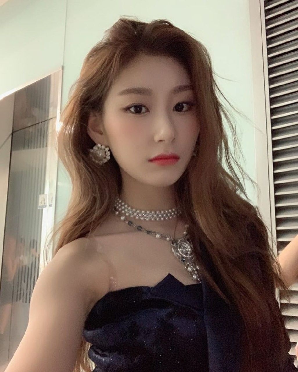 ca si bi miet thi ngoai hinh anh 5