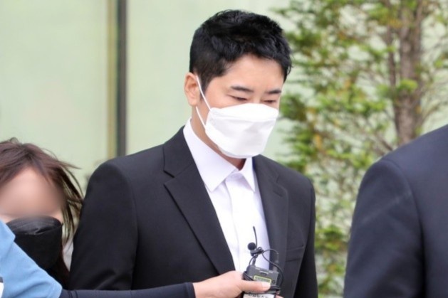Kang Ji Hwan phai boi thuong 4,5 trieu USD vi scandal hinh anh