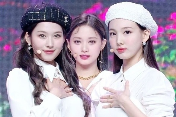 TWICE but pha sau thoi gian mo nhat hinh anh