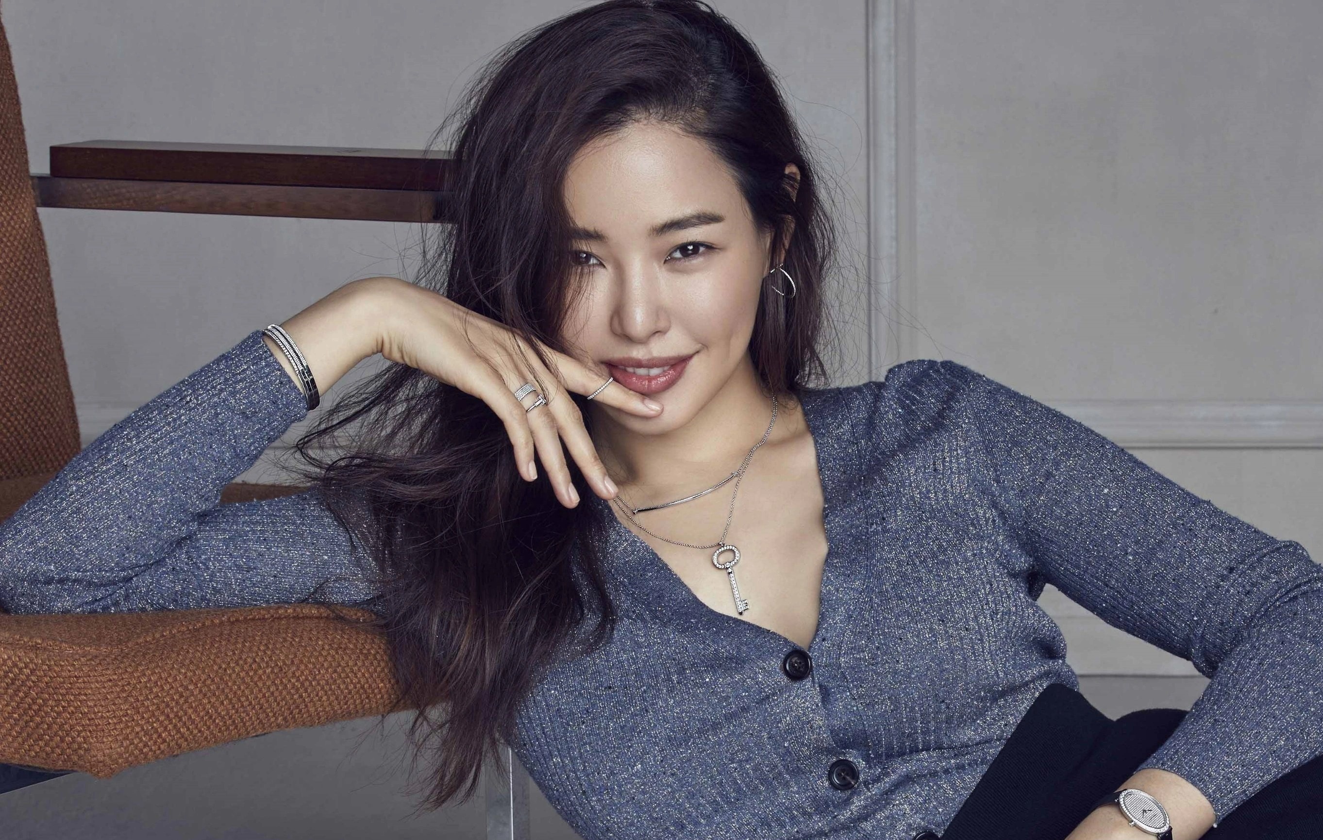 Hoa hau Honey Lee hen ho ban trai ngoai nganh giai tri hinh anh