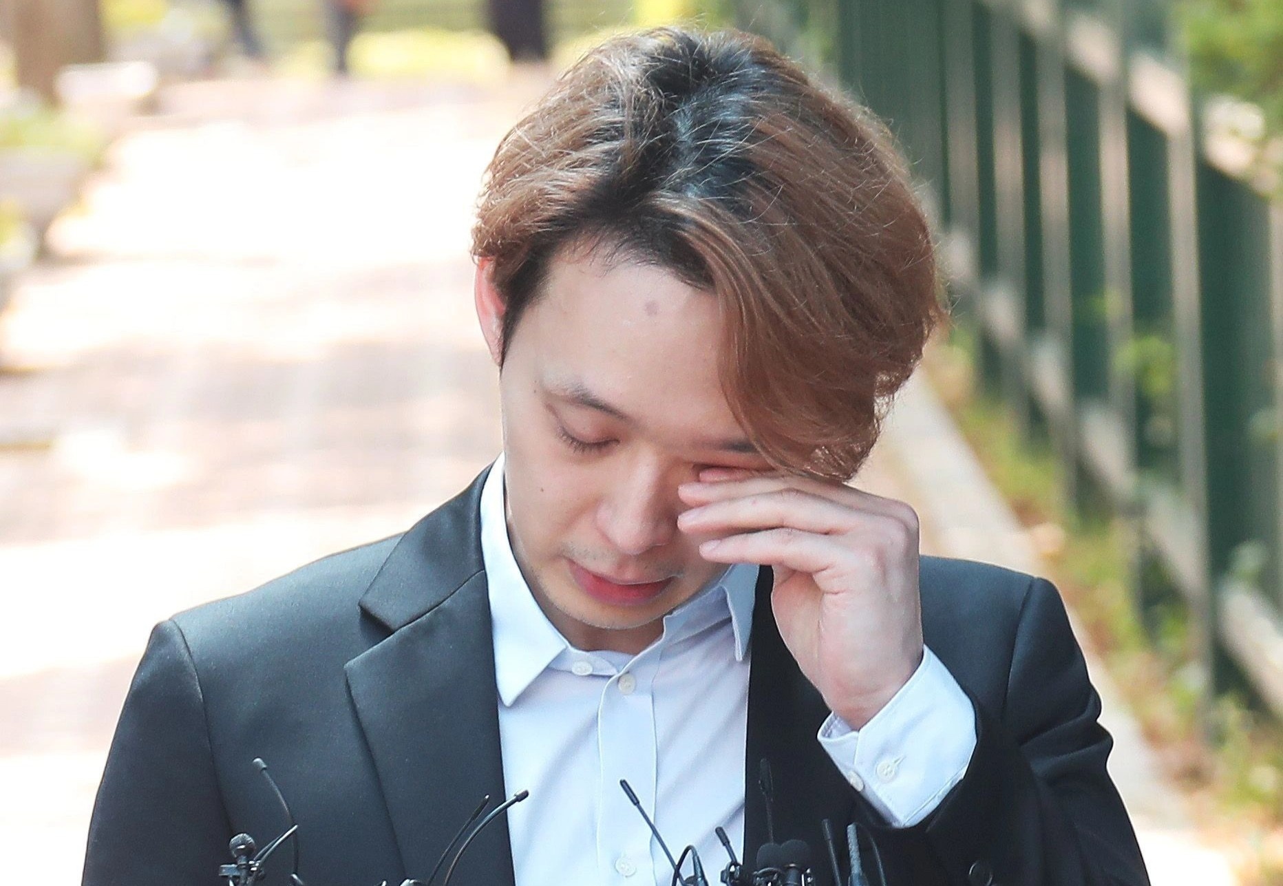 Park Yoo Chun bi cam hoat dong hinh anh