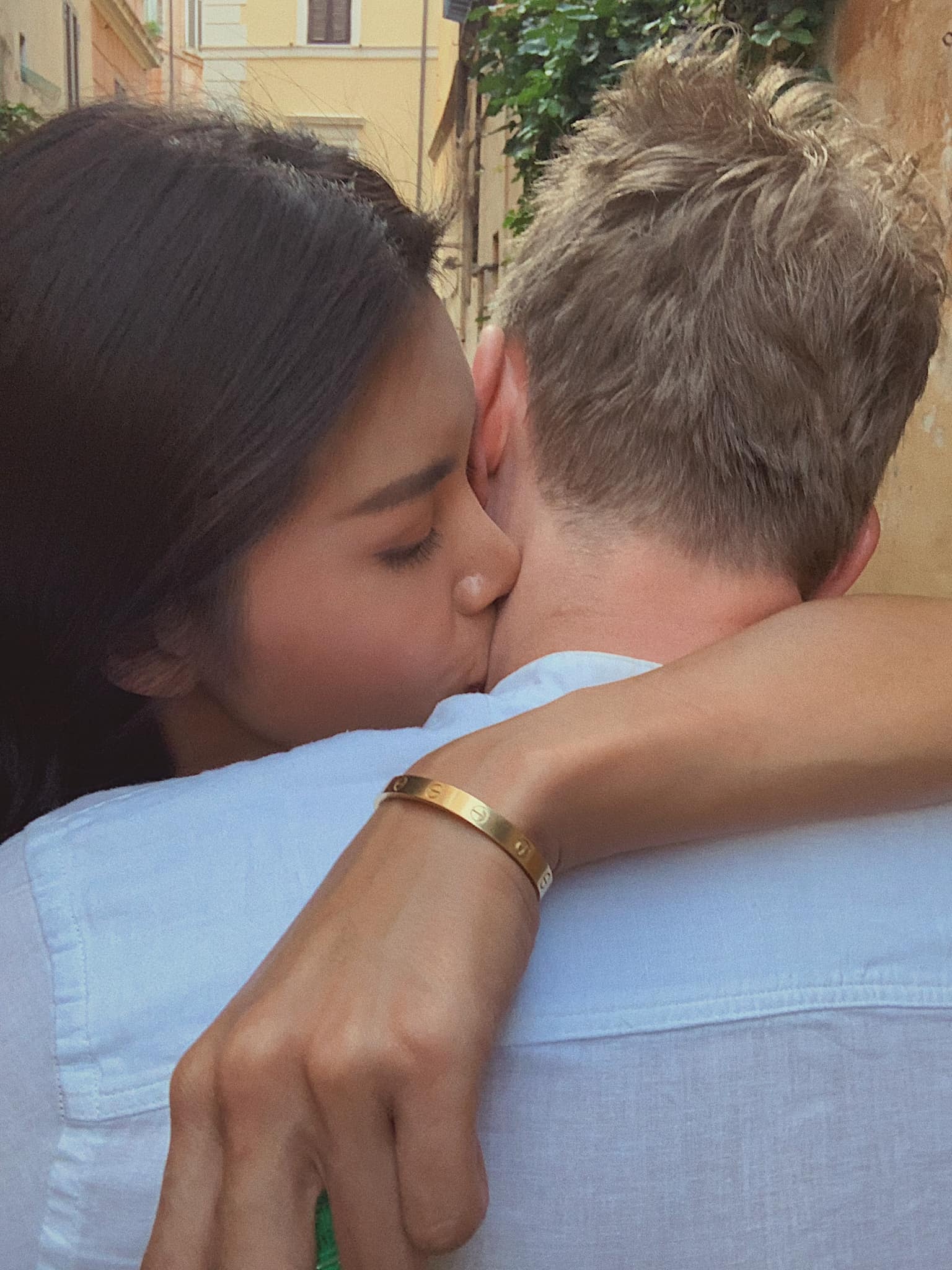 Minh Tu co ban trai anh 1