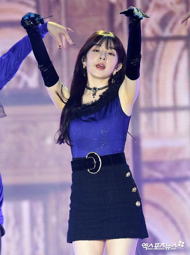 nhom nhac bi cat bo phan trinh dien anh 2