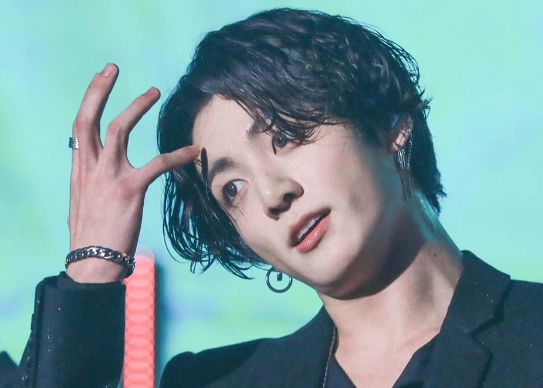 BTS thu ve 33,3 trieu USD nho 4 dem nhac hinh anh