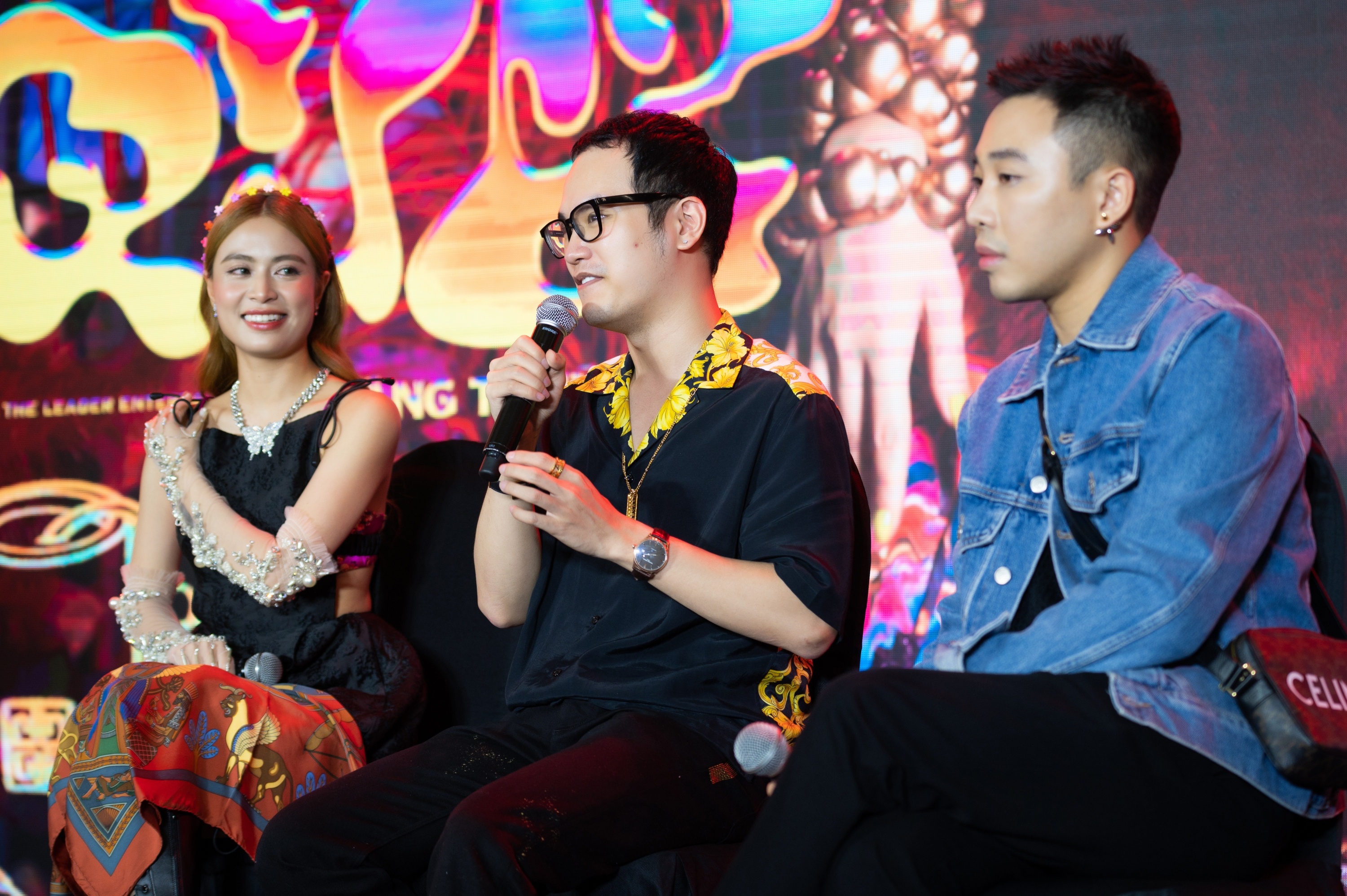 Hoang Thuy Linh gieo que anh 5