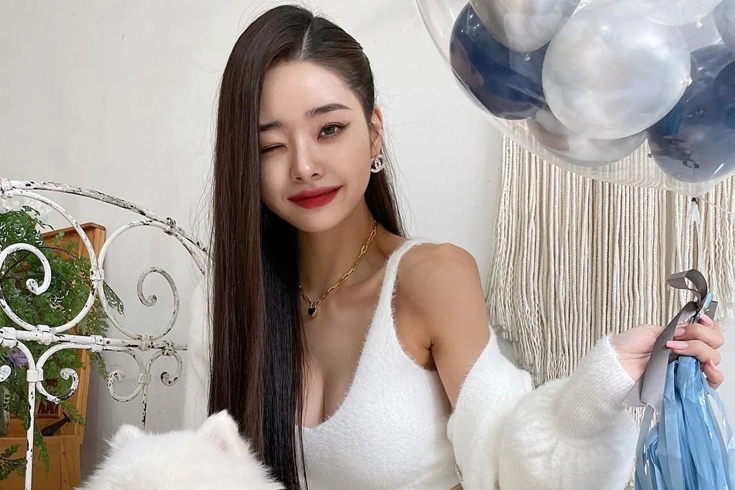 Song Ji A xoa hang tram bai viet vi vu dung hang nhai hinh anh
