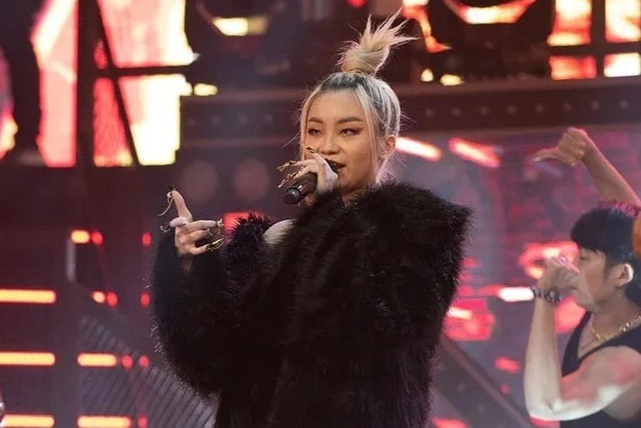 Nu thi sinh 18 tuoi doi Binz o chung ket Rap Viet hinh anh