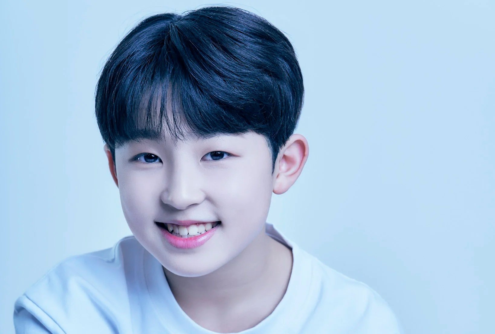 Ca si 13 tuoi hoan ra mat vi bi chi trich hinh anh