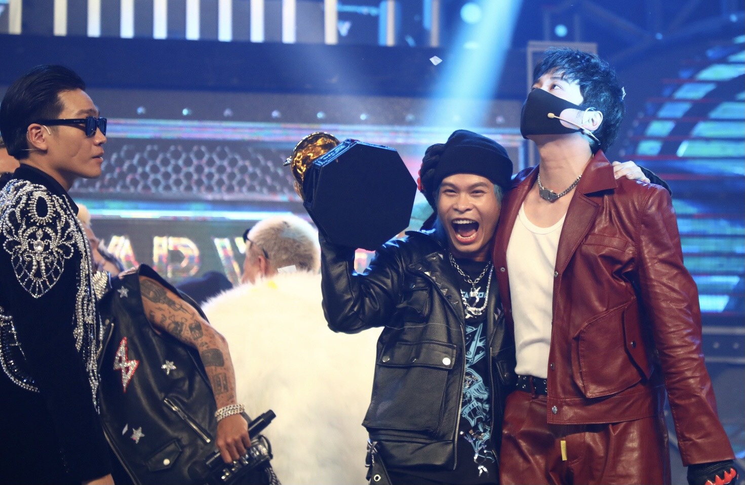 rap viet mua 2 anh 1