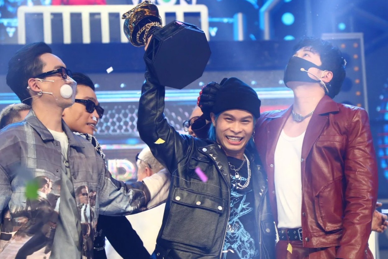 Khoanh khac chien thang cua quan quan Rap Viet Seachains hinh anh