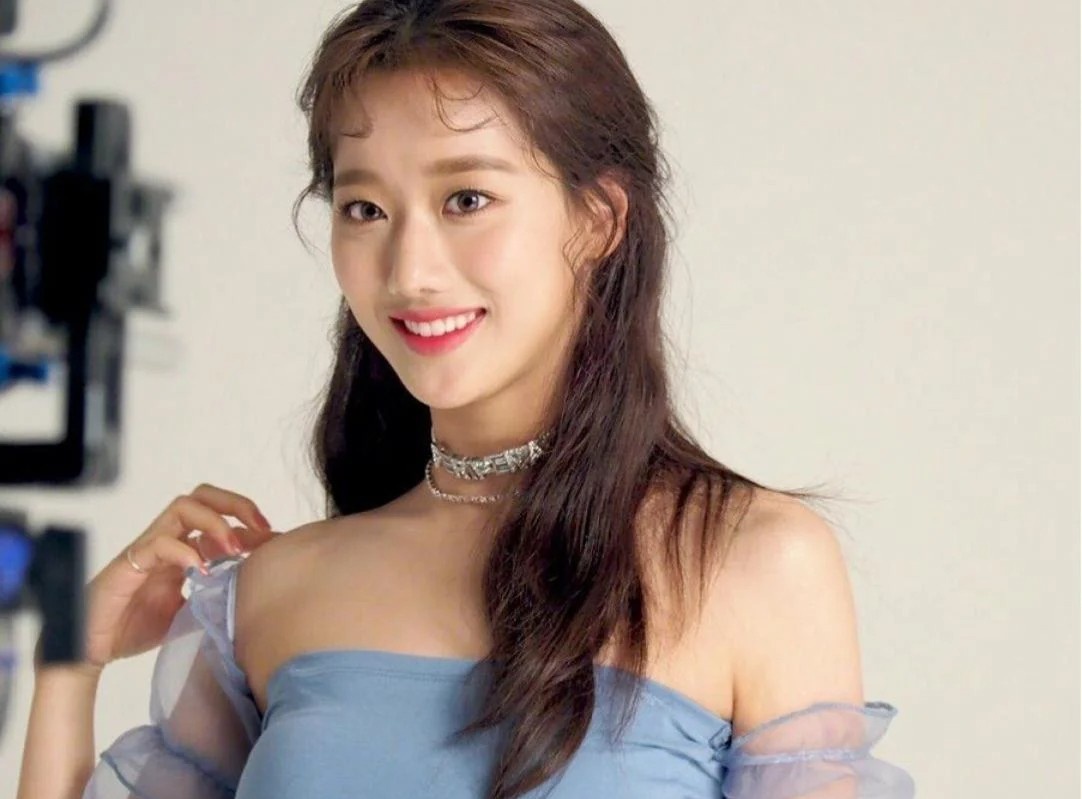 Su nghiep mo nhat, nhieu tranh cai truoc khi tan ra cua April hinh anh