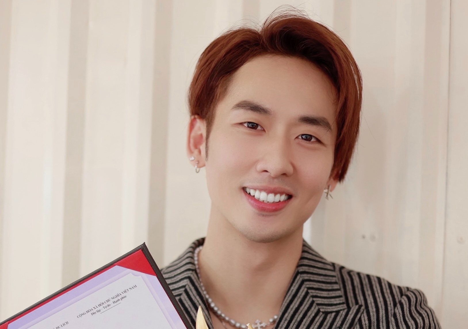 Dien vien Tuan Tran: 'Toi vuon len tu tay trang, ngheo kho' hinh anh