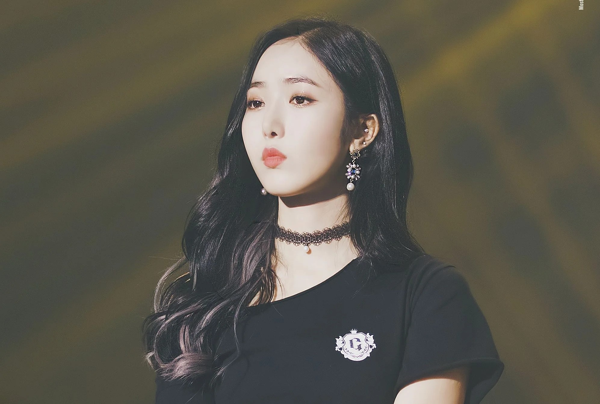 Thanh vien GFriend khoc khi nghe tin nhom tan ra hinh anh