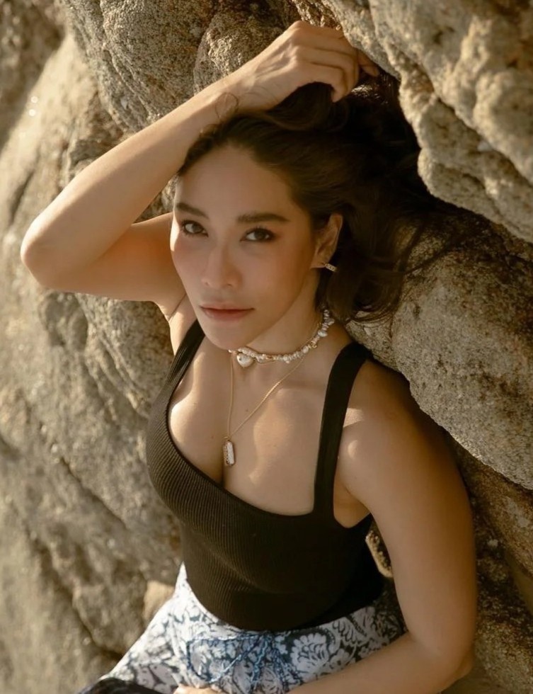 Ploy Chermarn hẹn hò Claudine Craig ảnh 3 Ploy Chermarn hen ho Claudine Craig anh 3