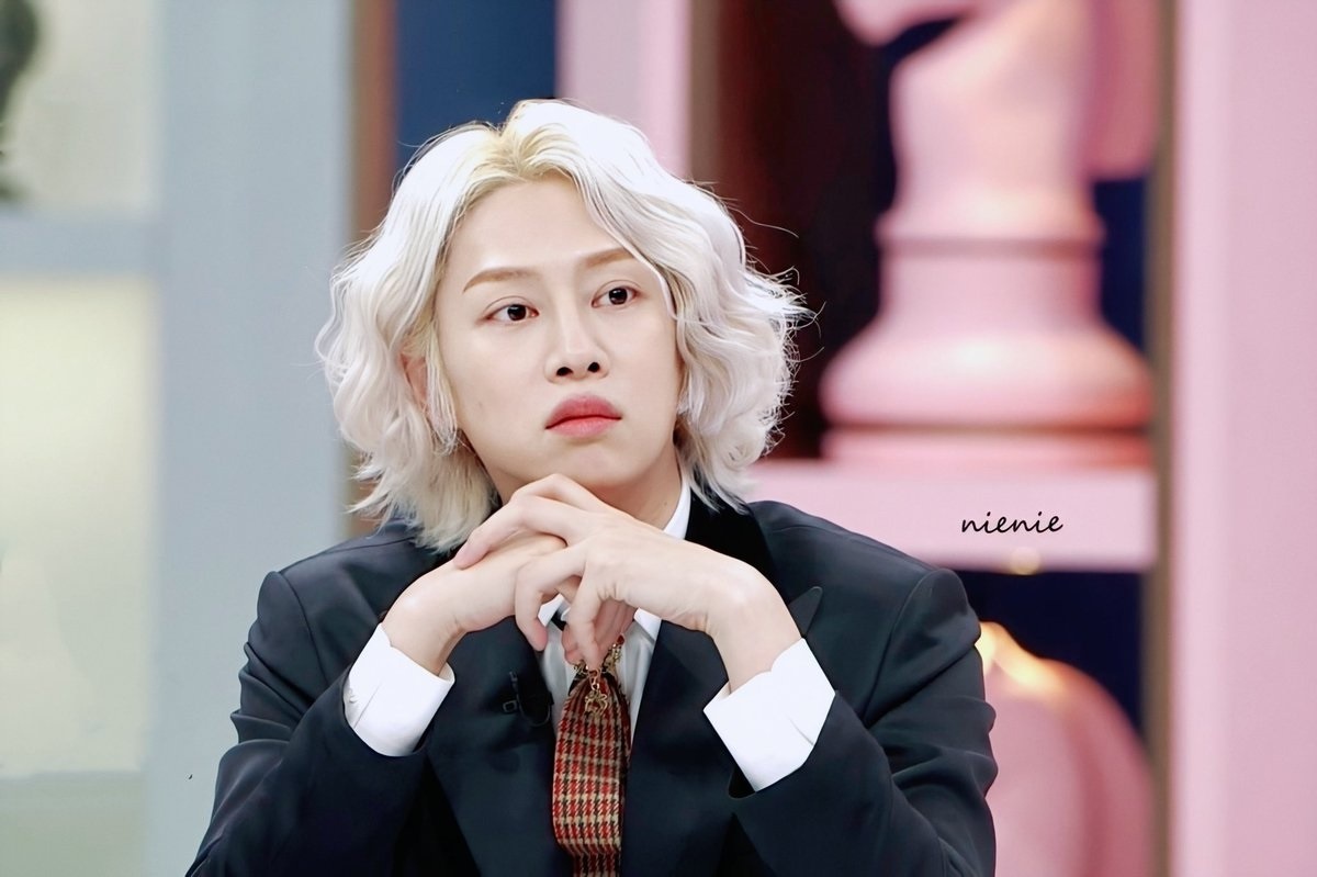 Hee Chul bi chi trich anh 1
