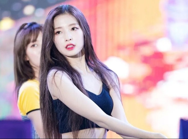 Lenh cam hen ho, mac quan ngan o nhom nhac nu hinh anh