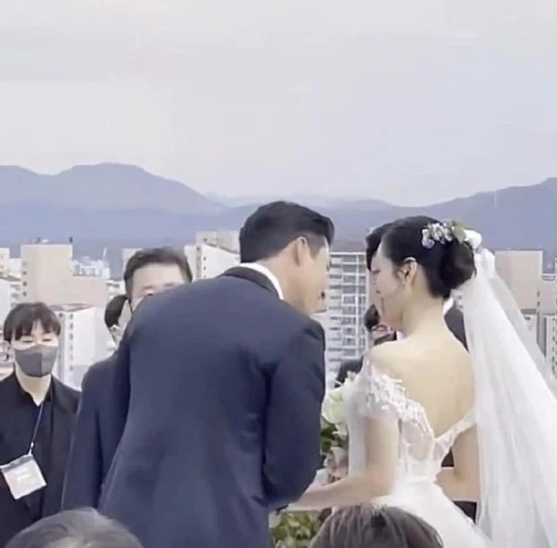 le cuoi Hyun Bin va Son Ye Jin anh 4