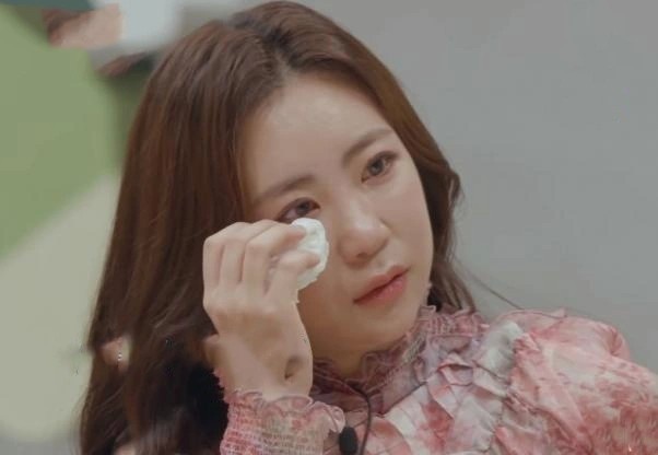 Nu dien vien soc khi phat hien ban trai la nguoi dong tinh hinh anh