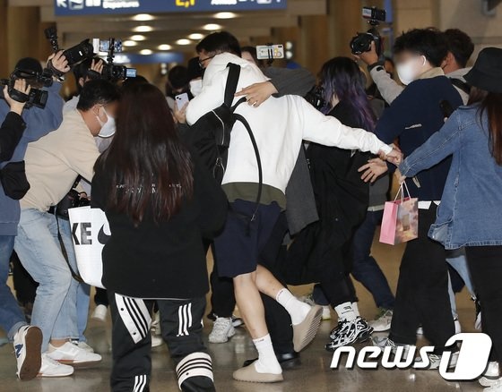 Kim Seon Ho scandal anh 2