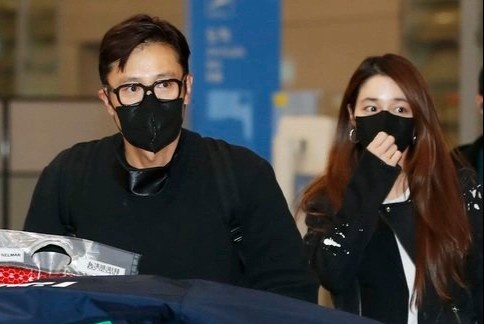 Lee Byung Hun, Lee Min Jung lan hiem hoi xuat hien cung nhau hinh anh