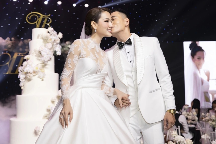 Dieu dac biet trong le cuoi Ly Binh va Phuong Trinh Jolie hinh anh