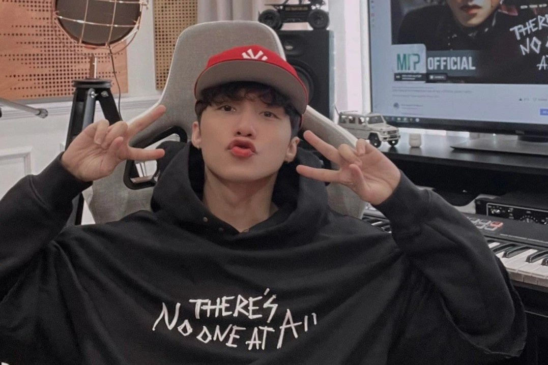 Son Tung khoe luot nghe MV moi giua luc bi du luan chi trich hinh anh