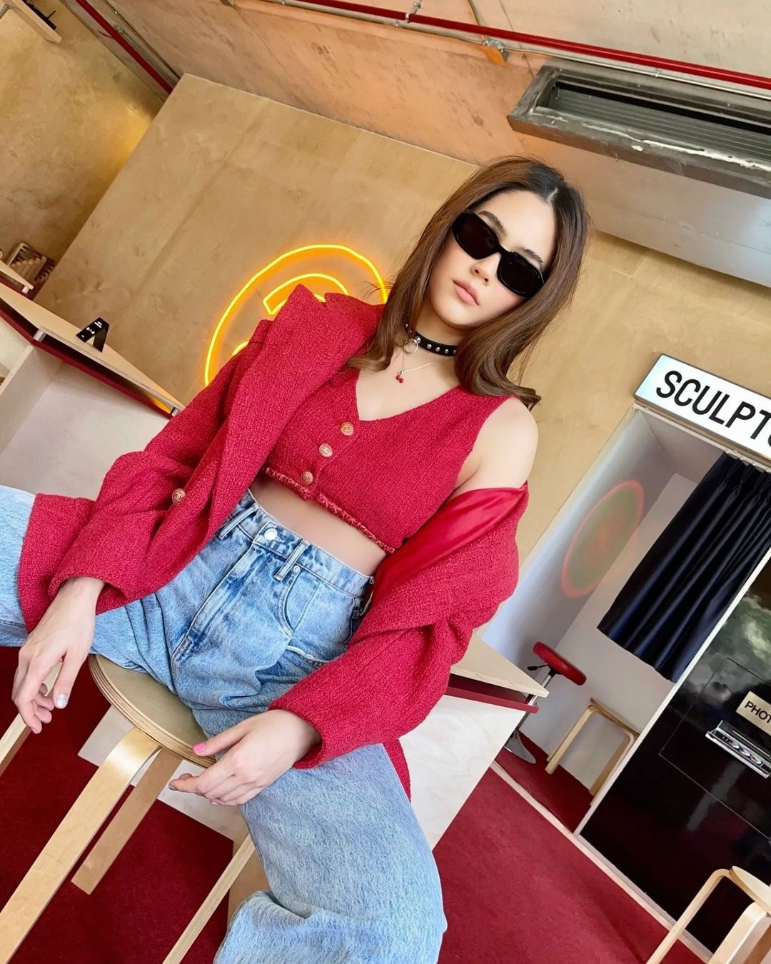 Chompoo
Araya sinh con anh 3