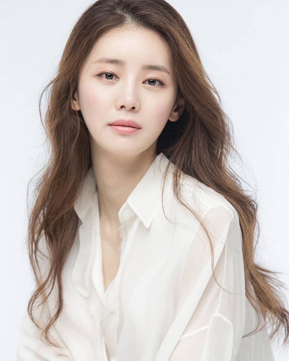 Lee Ga Ryeong khai gian tuoi anh 1